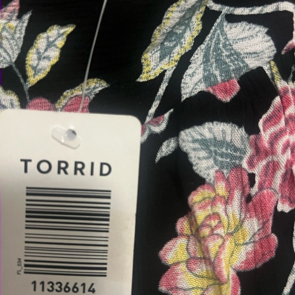 Torrid Women's Black Paisley Floral Gauze Soft Elastic Waist Casual Short Size 2 - Picture 7 of 11
